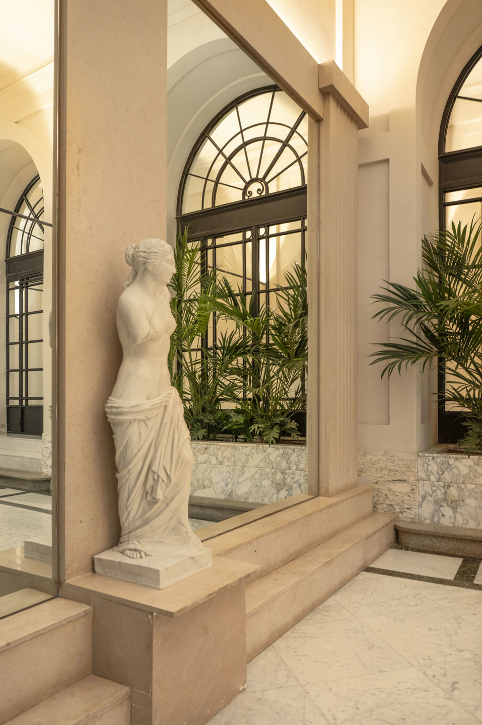 ANTWERPEN CENTRUM - Exclusief appartement met grandeur! - foto 3