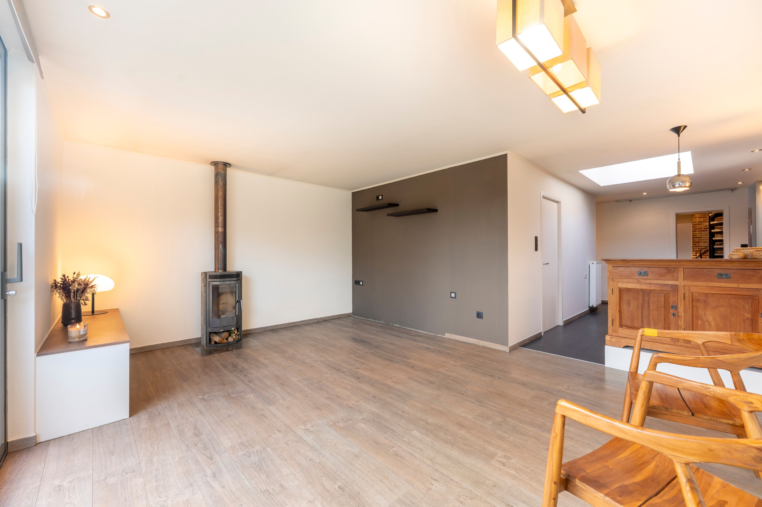 Verrassende woning met leuke tuin en grote garage nabij centrum Kapellen! - foto 4