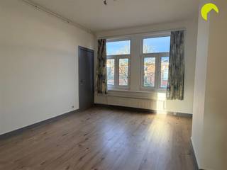 Gezellig appartement in een rustige straat, nabij openbaar vervoer! Indeling:We nemen de trap naar de tweede verdieping, hier betreden we het...