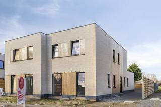 Discover this project consisting of 4 new-build homes that offer the perfect balance between luxury, tranquility and urban connectivity. These...