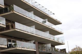 Volledig instapklaar appartement op de 4eV (met LIFT)!  Dit appartement bevindt zich in een recent gebouw dat opgetrokken is 2012.  Het is steeds...