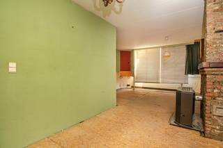 De ruime woonst in de Kapelstraat 280 in Antwerpen (Hoboken) staat op een uitzonderlijk perceel van 749 m² en biedt enorm veel mogelijkheden voor...