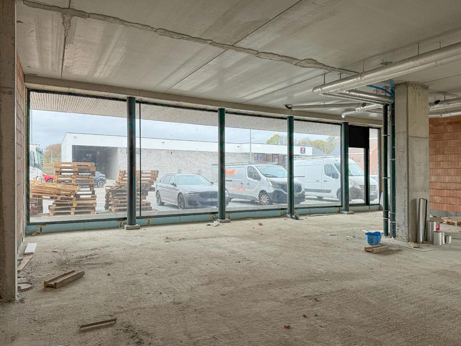 Kantoor of handelsgelijkvloers (250m²) in het centrum van Ham - foto 4