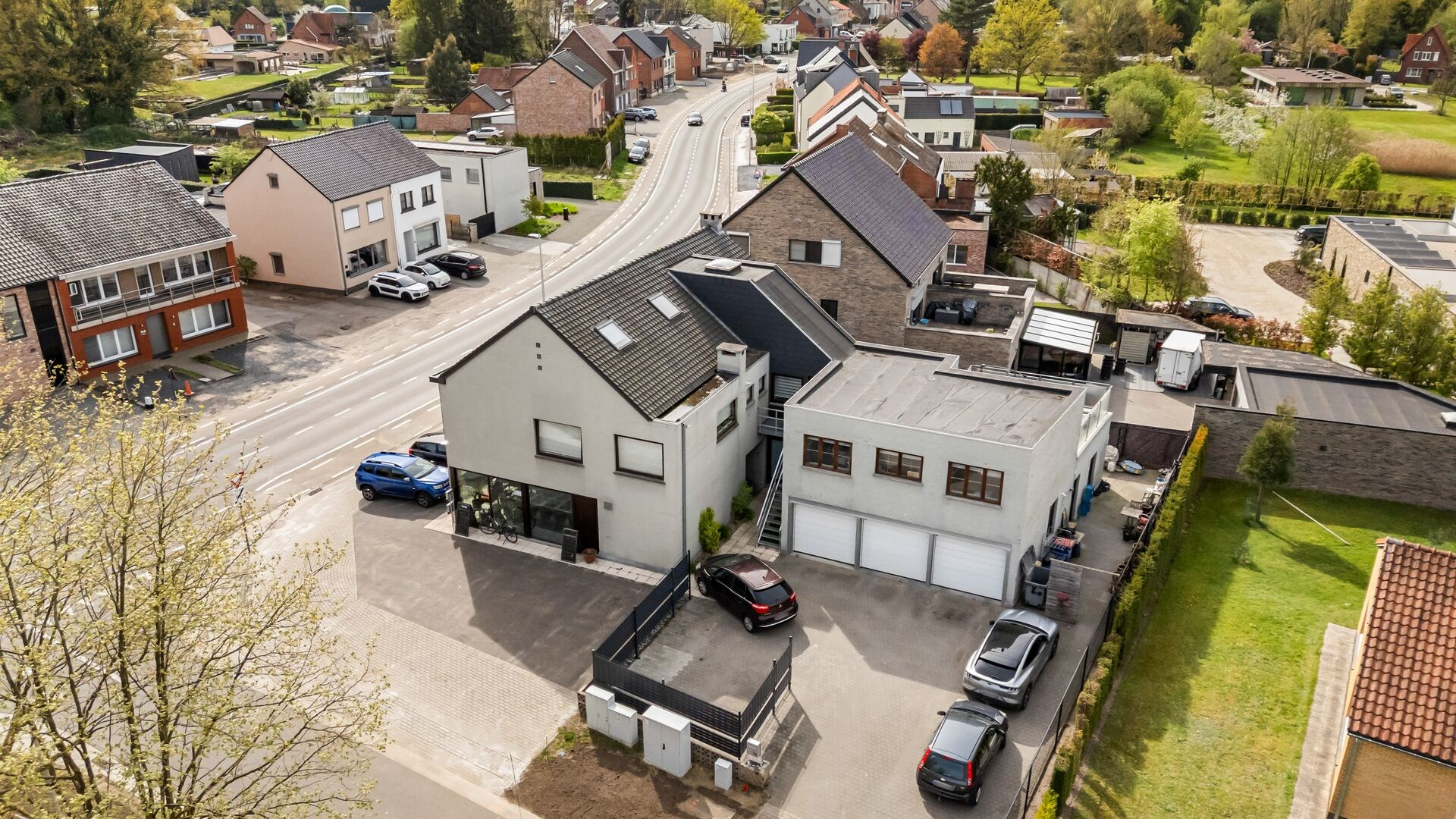 Opbrengsteigendom op toplocatie in Zonhoven – Commerciële opportuniteit met sterke rendementen - foto 4
