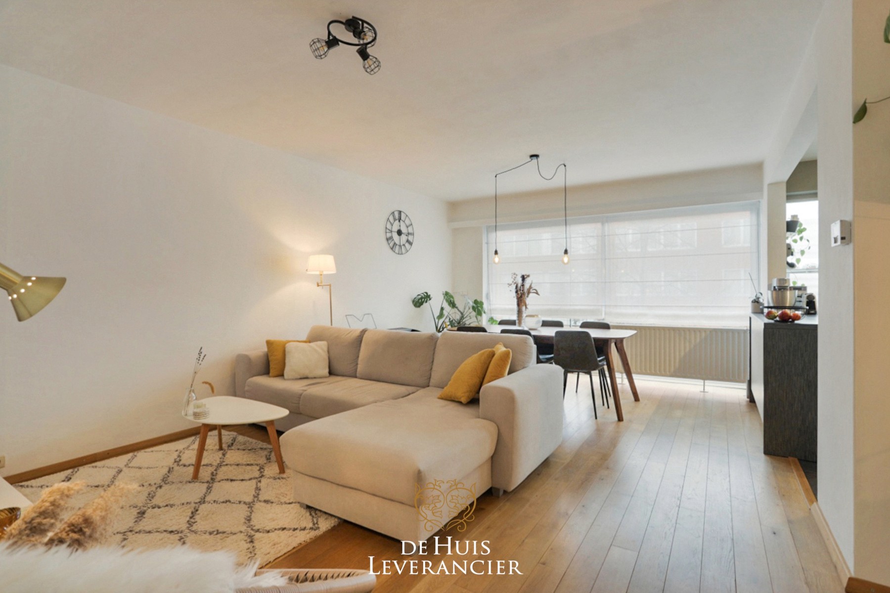 Volledig, stijlvol gerenoveerd 2-slpk appartement te huur in de Buizegemwijk te Edegem ! - foto 3