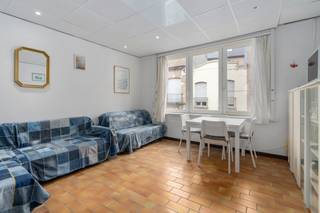 Blankenberge: Appartement met 1 slaapkamer te koop vlakbij zee!In de Rogierlaan 21 vinden we op de 1ste verdieping dit zonnig appartement met 1...