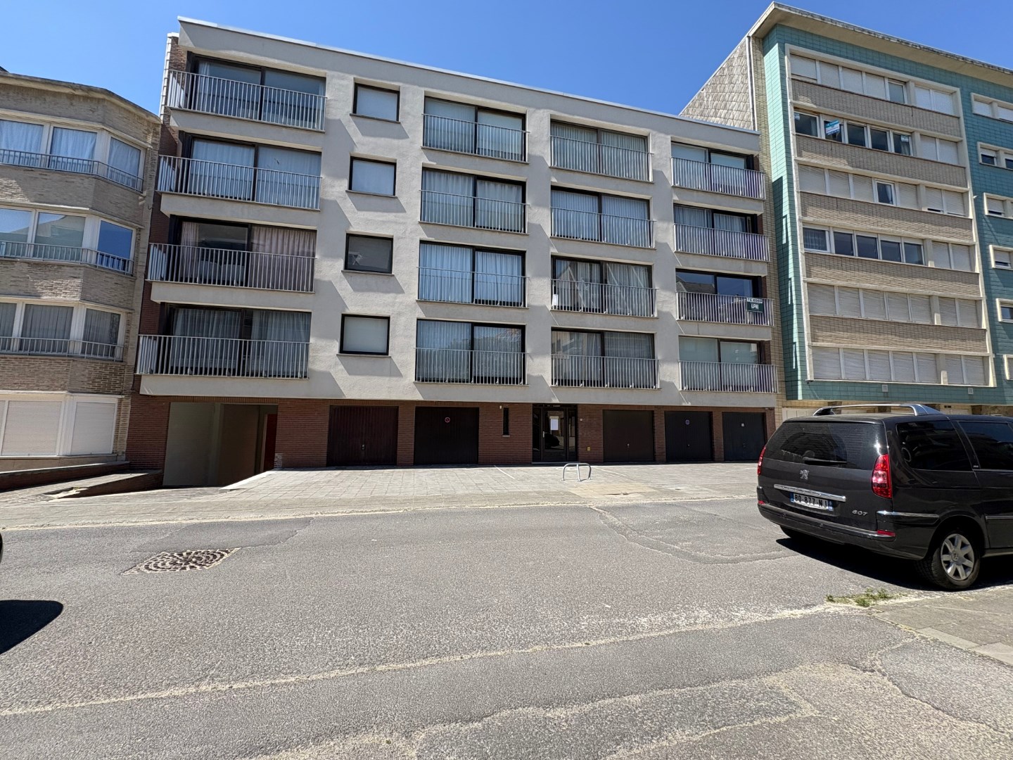 Appartement met 2 slaapkamers – Vlakbij zee, zonnekant & klein zeezicht - foto 4