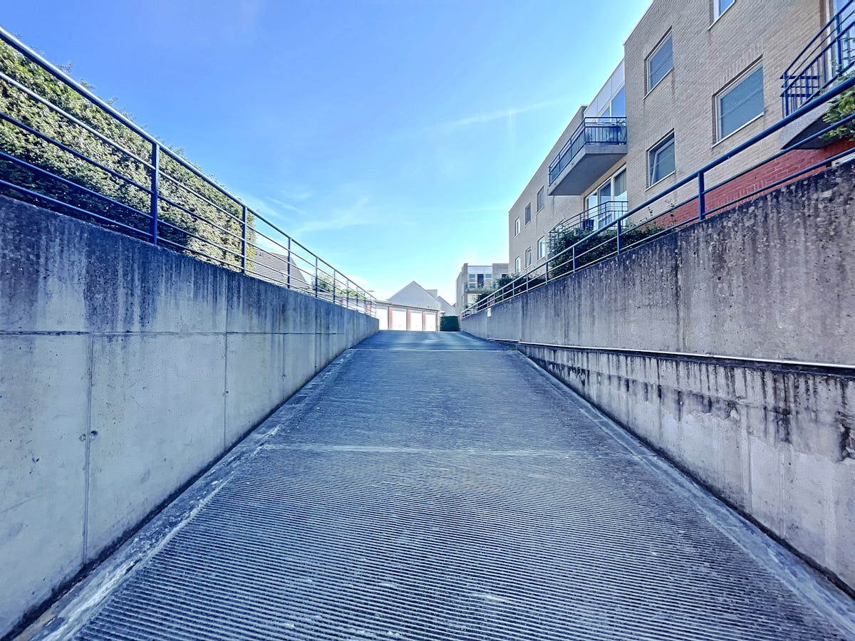 Underground parking space for rent with a prime location in Ghent - photo 3