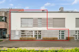 In het centrum van Helchteren ligt dit ruime bedrijfspand met een bruikbare oppervlakte van 495m². Het gebouw heeft jarenlang dienst gedaan...