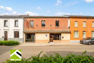 Midden in de gezellige dorpskern van Rutten is dit sfeervolle handelshuis gelegen op een perceel van 7a65ca.Momenteel wordt deze uitgebaat als een...