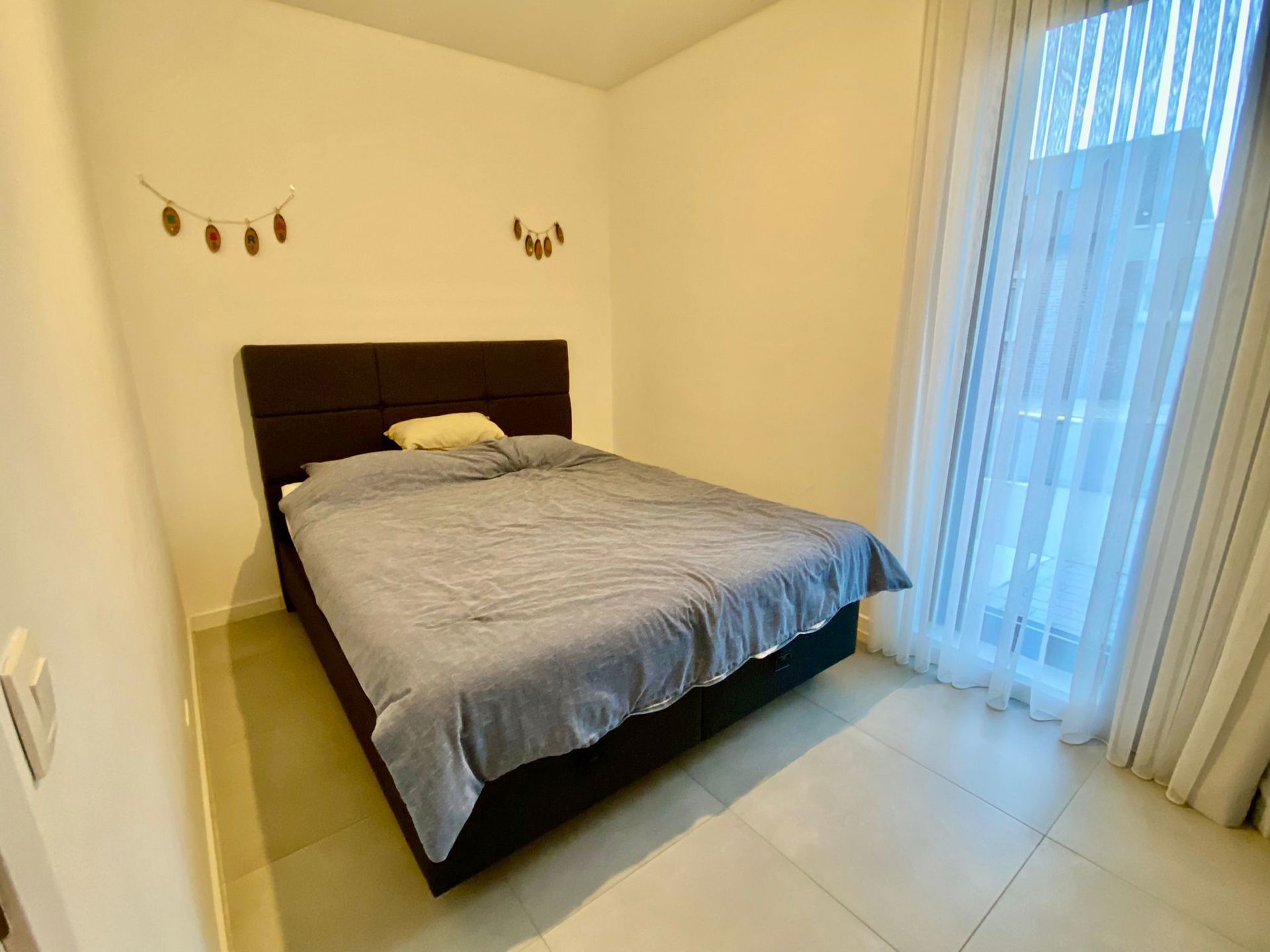 Recent, gelijkvloers appartement met 2 slaapkamers en terras - foto 5