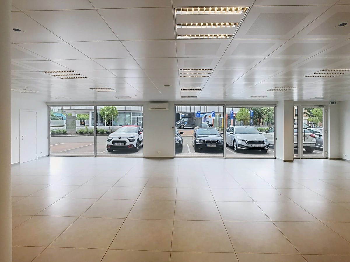 Instapklaar handelspand van ca. 183m² te koop in Roeselare - foto 5