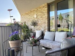 Vous recherchez un appartement moderne et prêt à emménager dans un lieu unique ? Cet appartement récent de 2018 allie une architecture contemporaine...