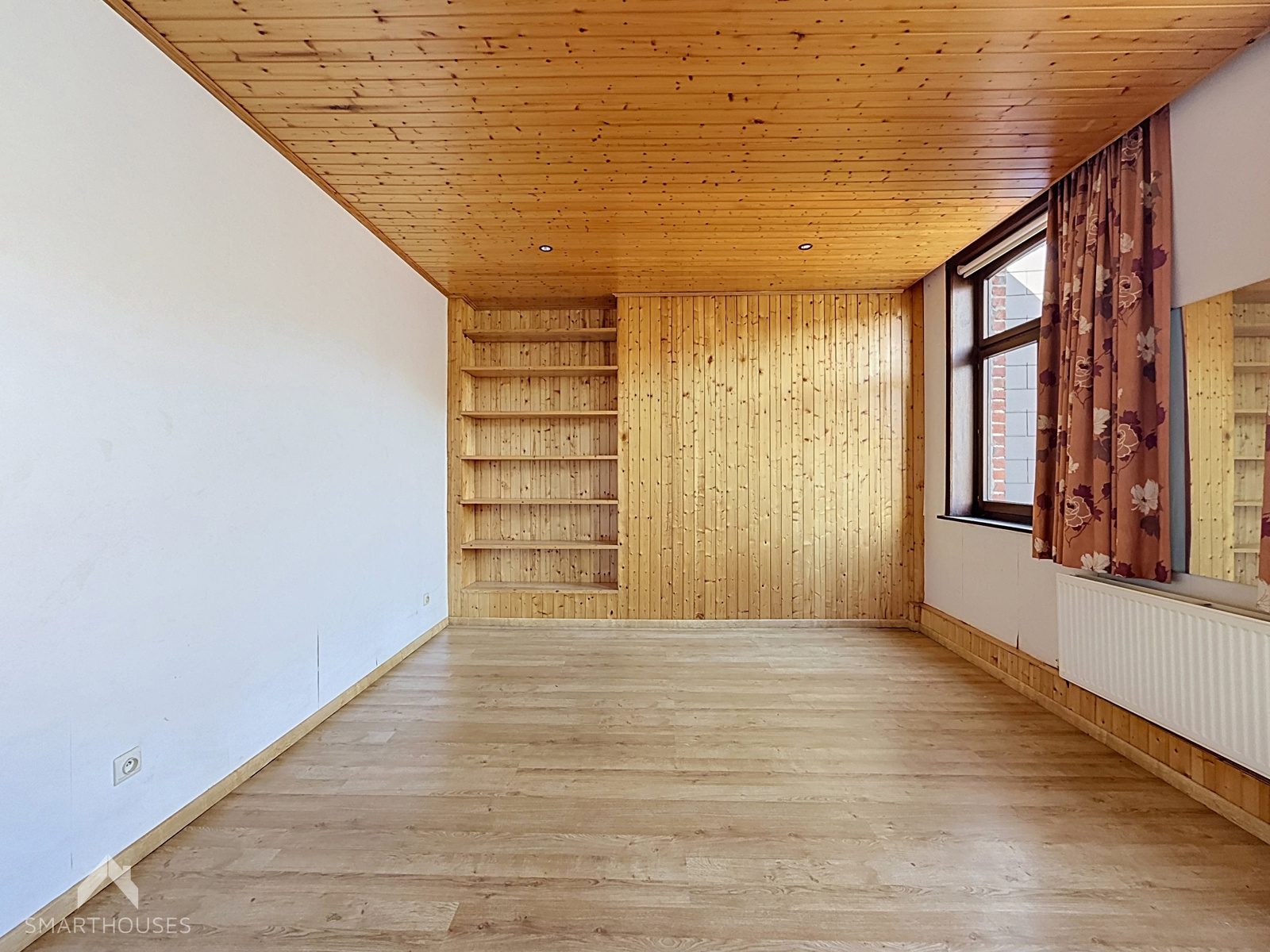 Te renoveren burgerwoning met 2 slpkrs, kelder en stadstuin - foto 4
