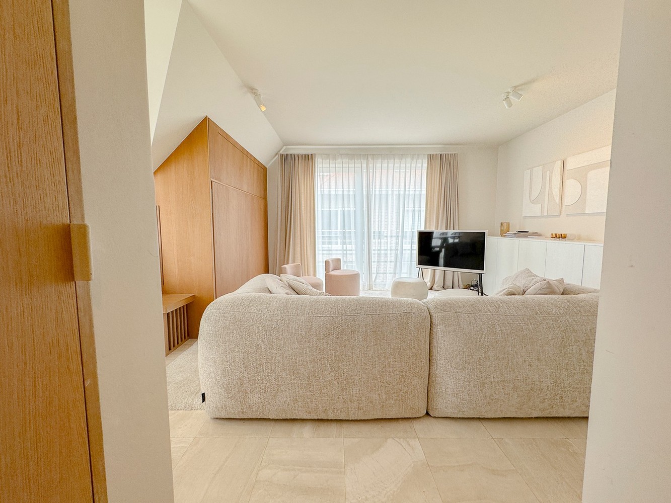 Volledig instapklaar, lichtrijk duplex hoekappartement: comfortabel wonen in het hart van Knokke - foto 3