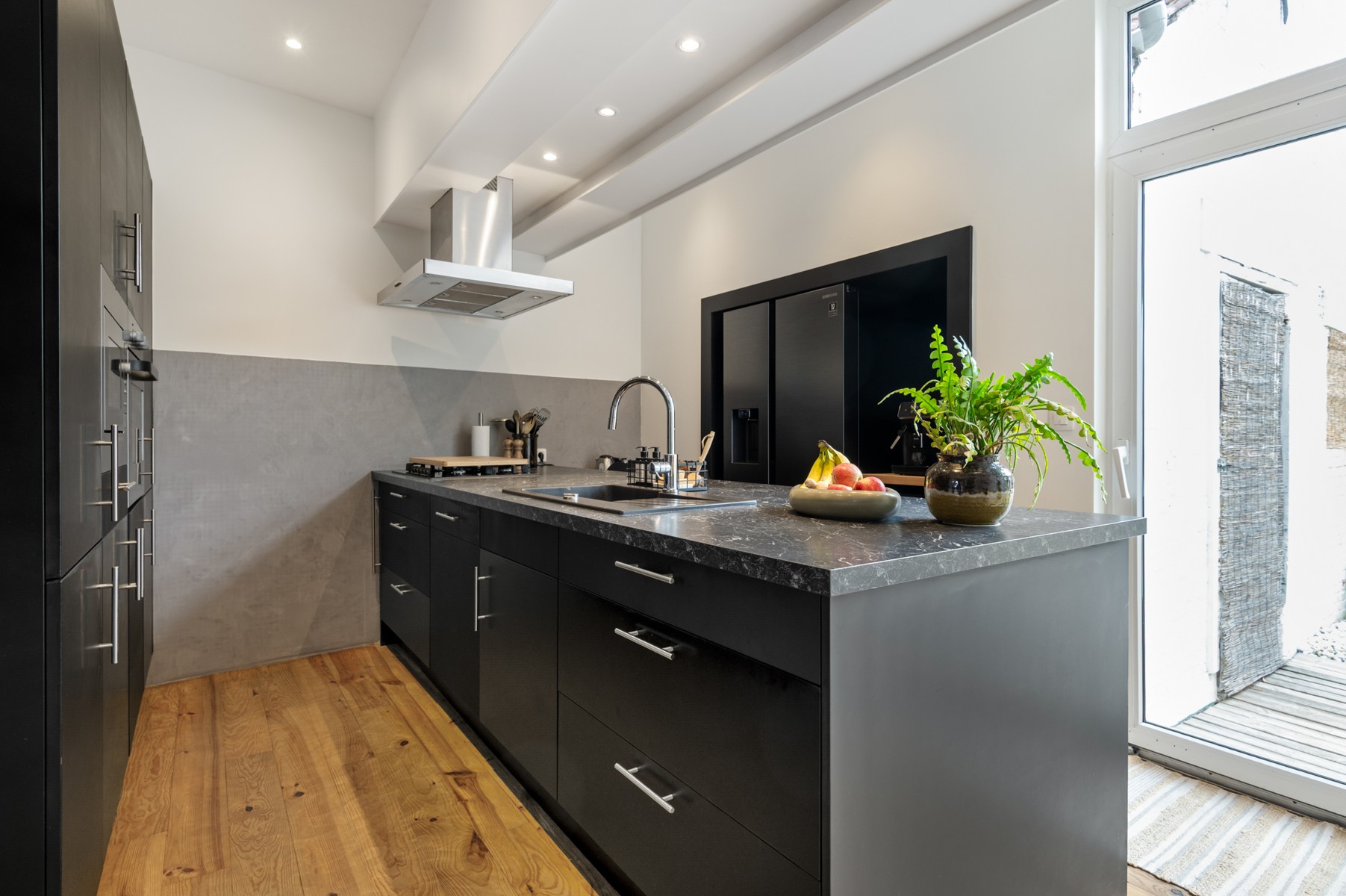 Ruime woning met 4 slaapkamers en gezellige stadstuin - foto 5