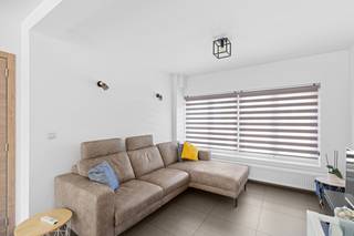In een rustige straat in Assebroek vindt u deze perfect afgewerkte en instapklare bel-etagewoning, waar ruimte, licht en comfort naadloos...
