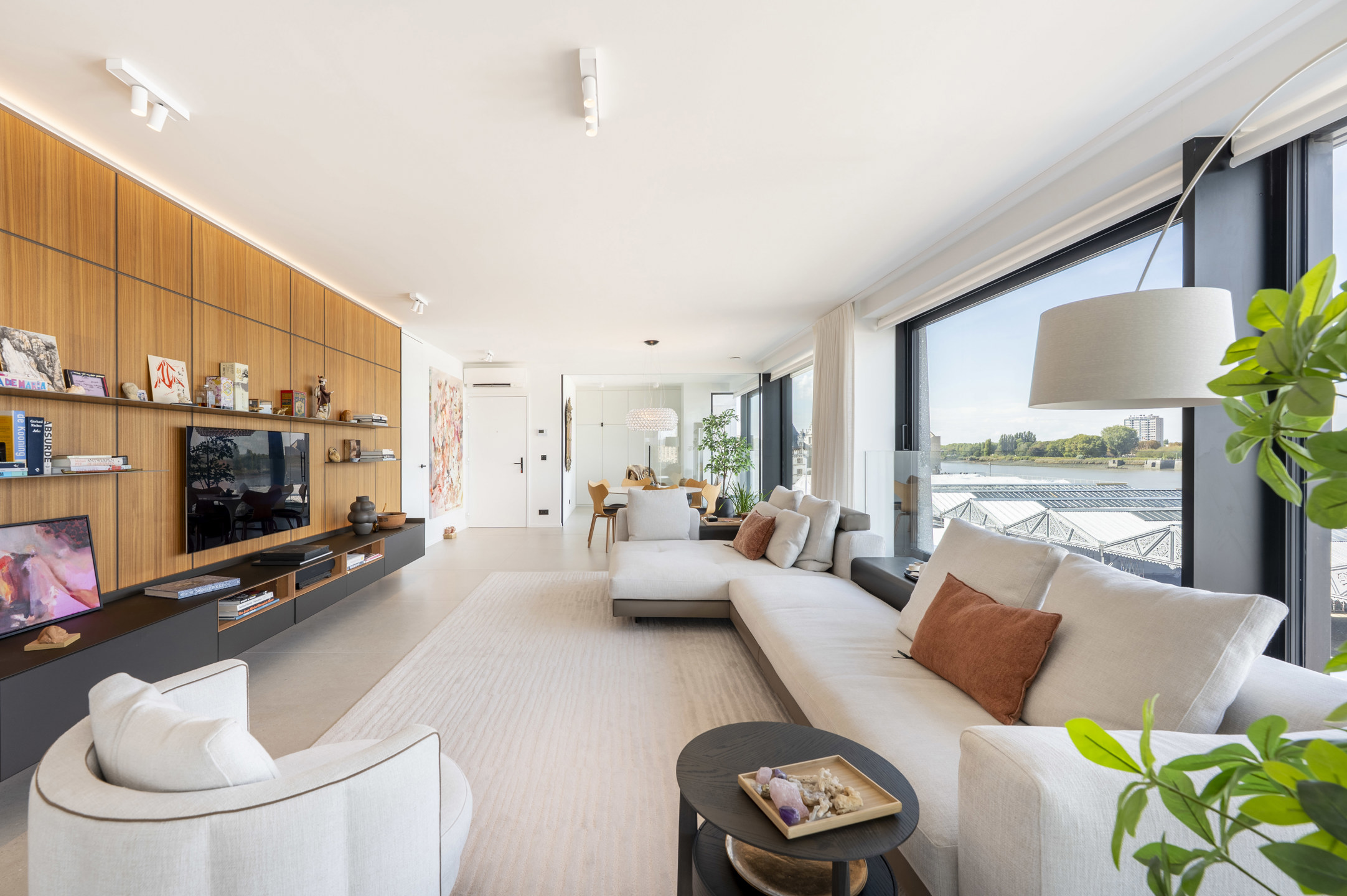 ANTWERPEN - Tijdloos en klassevol aan de Scheldekaaien - foto 5