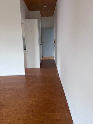 2 appartementen tesamen of apart te koop met 1 grote slok, prachtig zicht nabij OLV. 1 app is volledig vernieuwd andere is ook in goede staat. Handelszaak gelijkvloers ook apart te koop voor 149000 euro. Of gans de blok als investering mogelijk.