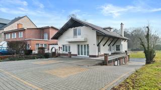 Welkom op de Hoogstraat 156 in Niel-bij-As.Een charmante, vrijstaande woning met ruimte, comfort én een topligging.Deze solide woning, gebouwd in...