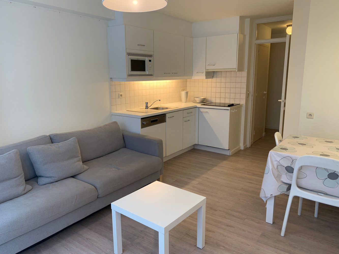 Instapklaar en gemeubeld 2-slaapkamer appartement met zijdelings zeezicht - photo 4