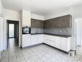 Ontdek deze prachtige woning in Diest, ideaal gelegen voor een comfortabel gezinsleven. Deze woning biedt een bewoonbare oppervlakte van 130,74 m²...