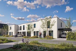 Op het gelijkvloers is deze moderne woning voorzien van een inkomhal met een apart gastentoilet, een ruime leefruimte die overgaat in de open keuken. Verder beschikt deze woning over een bureauruimte en een handige berging / wasplaats.<br /><br />De eerste verdieping biedt een nachthal die toegang geeft tot drie ruime slaapkamers, een volledig ingerichte badkamer, een berging en een apart toilet.