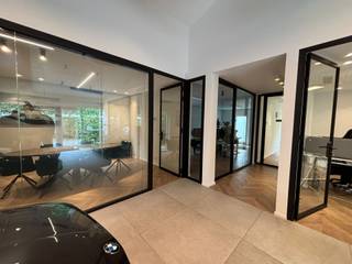 Wenst u een bezoek? Mail naar info@structura.be of bel naar 02 460 80 46.Bureauruimte van 30 m² in een professioneel en recent...