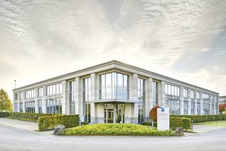 Kantoor van 306 m² te huur nabij de Leuvensesteenweg te Zaventem.Uitstekend gelegen, vlakbij de Leuvensesteenweg en op slechts 2 km van de E40-afrit...