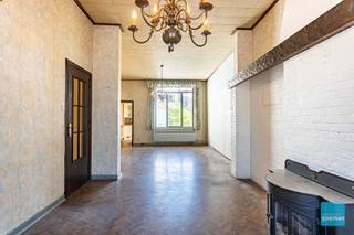 Bezoekdag 24/5/2025Dit statig herenhuis gelegen in het hart van Dendermonde, biedt een unieke kans voor wie op zoek is naar een renovatieproject met...