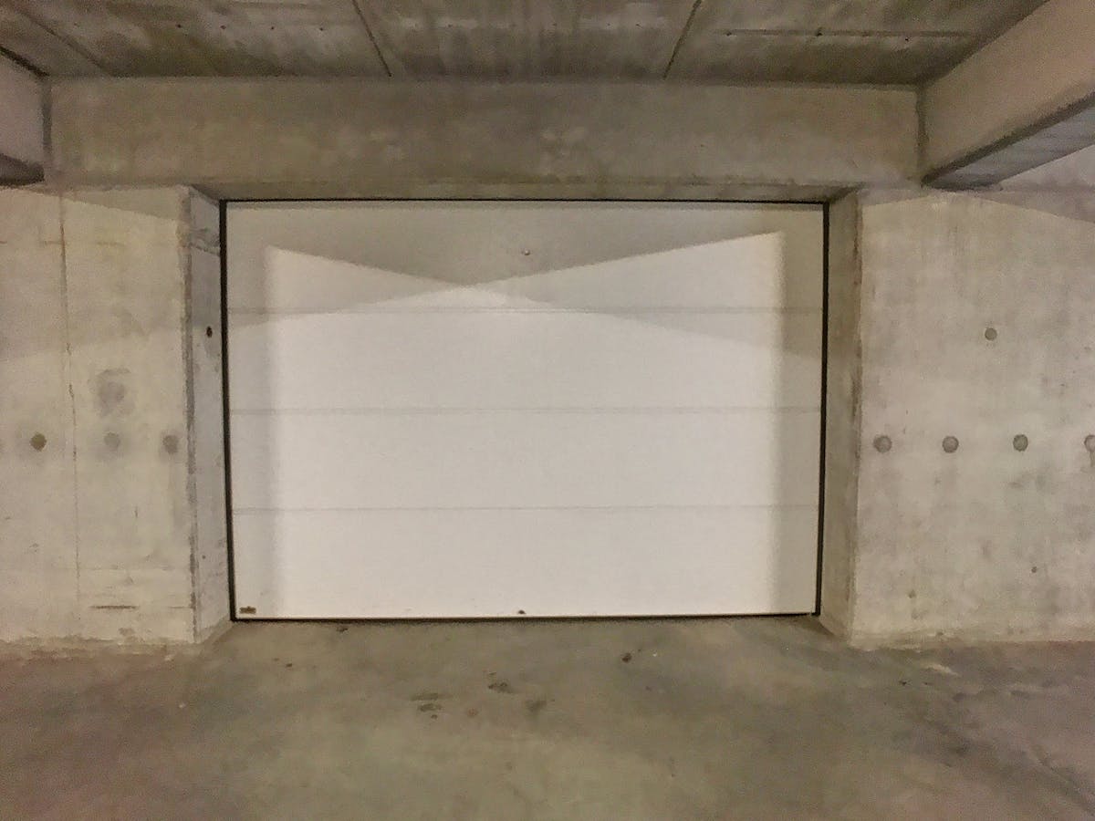 Afgesloten garagebox op een centrale ligging te Rumbeke. - foto 3