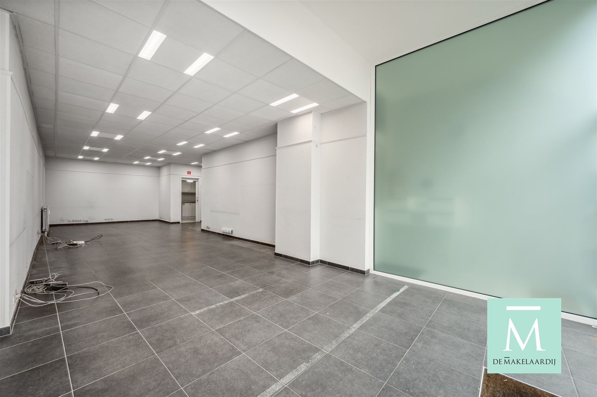 Kantoor/Winkel/handelsruimte te huur gelegen in het hartje van Mechelen - foto 3