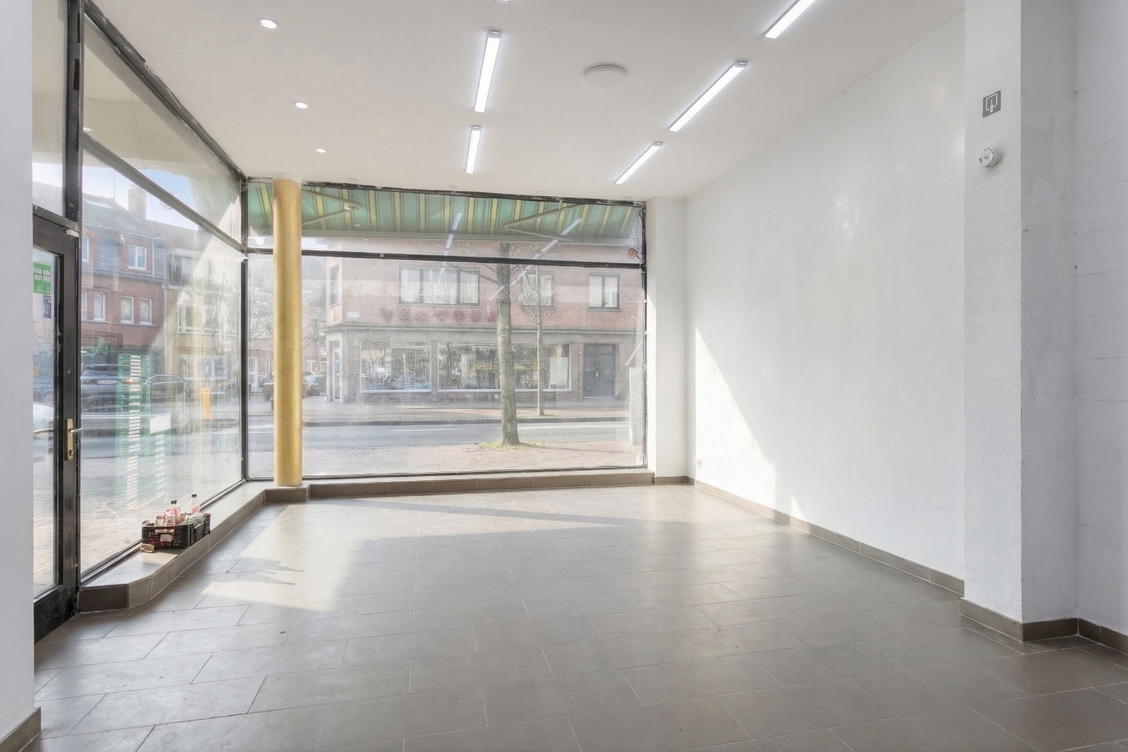 Commerciële ruimte aan de Torhoutsesteenweg te Oostende - foto 4