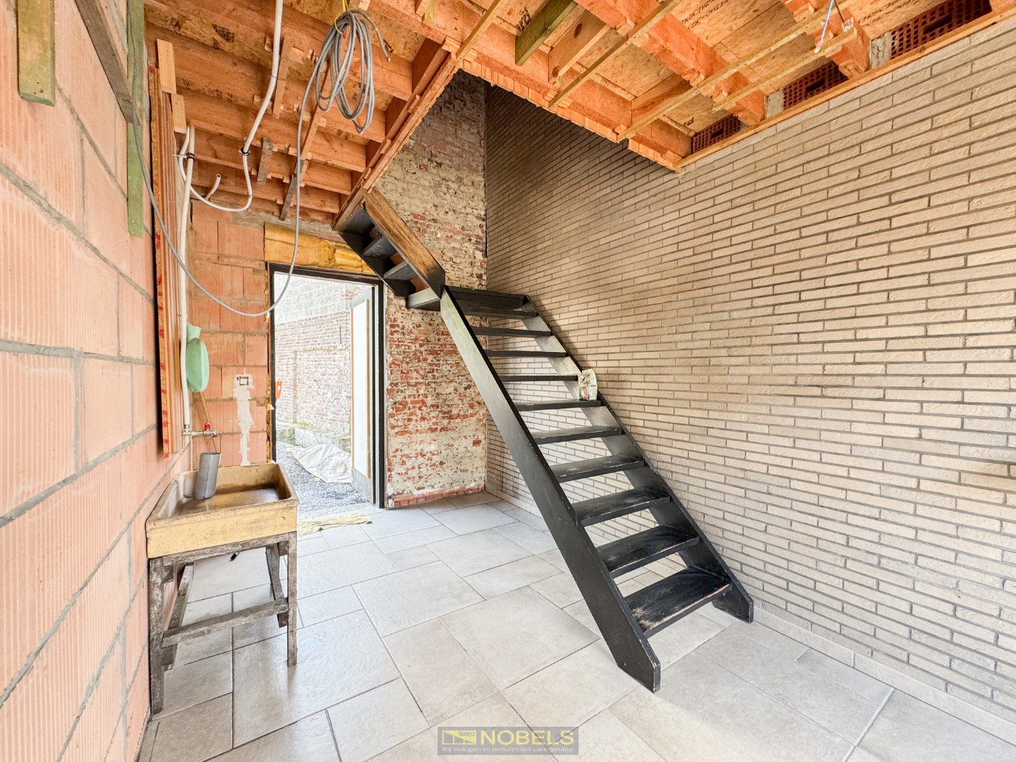 Te koop, Verder af te werken stadswoning met uitbreidingsmogelijkheden te Oudenaarde! - foto 5