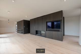 In een recent gebouw, midden in het commerciële centrum van De Haan en met een prachtig uitzicht over de Concessie, bevindt zich deze...