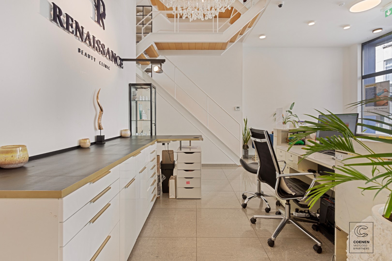 Prachtige handelsruimte met een bruikbare oppervlakte van 355 m² op een SCHITTERENDE locatie te Berchem - foto 4