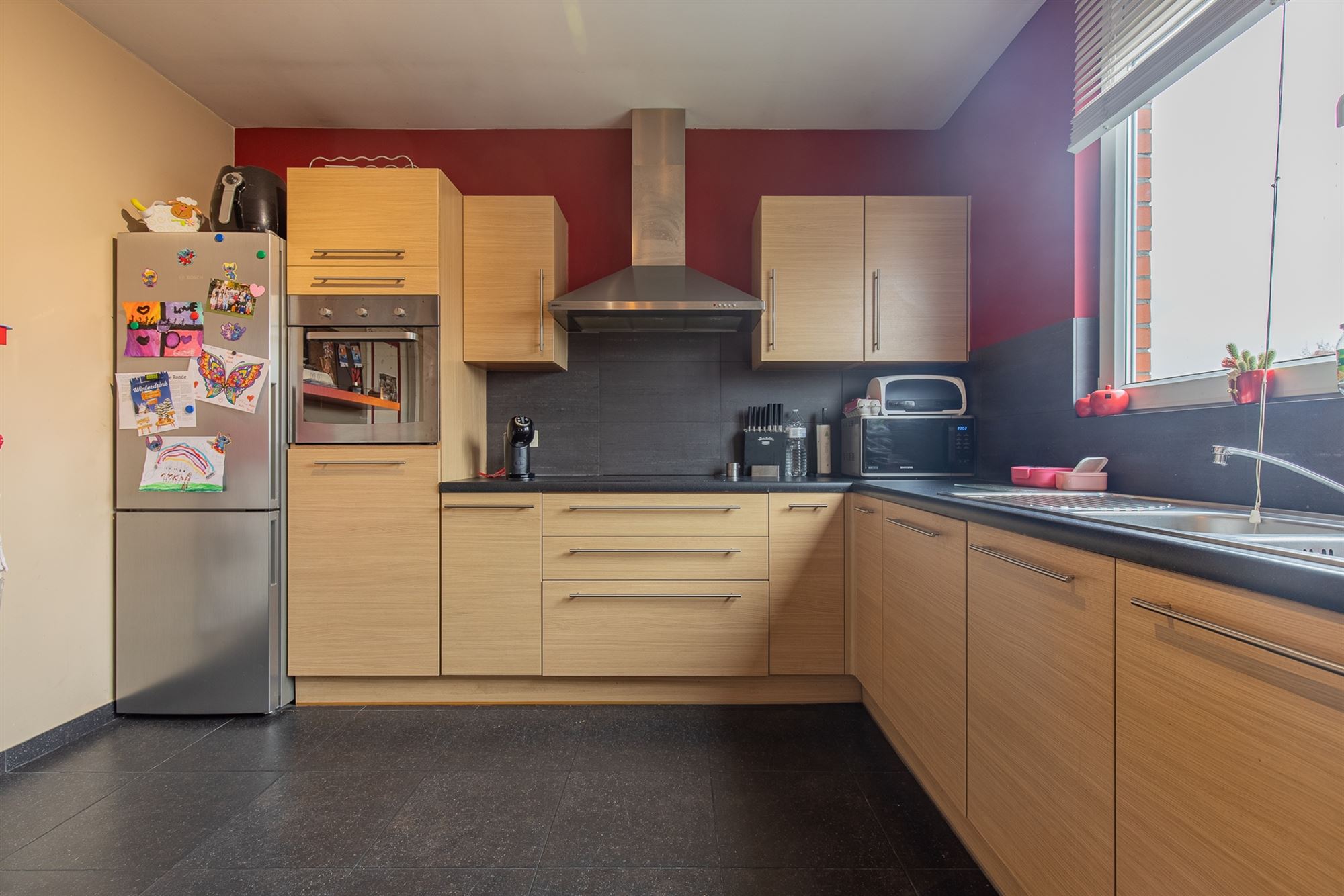 Ruime woning met atelier of opslag. - foto 4