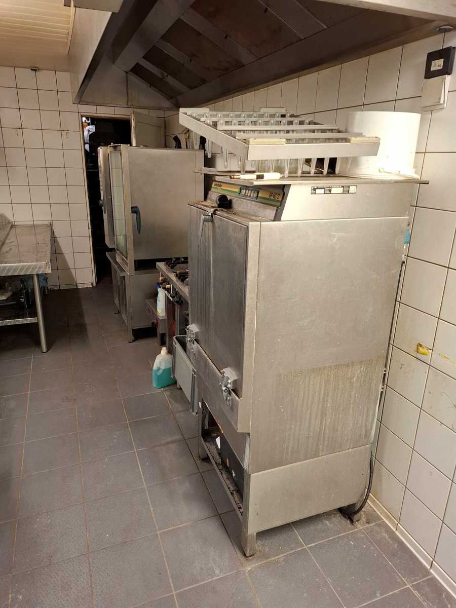 Handelspand met bovengelegen woonst te Geel-centrum - foto 5