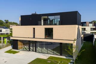 Dit energiezuinig instapklaar nieuwbouwappartement in Merelbeke biedt luxueus wonen op toplocatie. Gelegen vlak bij het bruisende centrum, met...