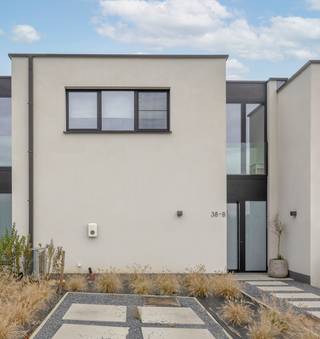 Energie-neutrale woning met drie slaapkamers in het landelijke Asbeek.Rustig gelegen in de dorpskern, nabij invalswegen.Deze instapklare woonst in de...