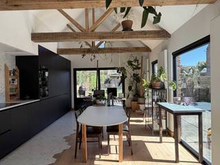 Er worden op dit moment geen bezoeken meer ingepland.Deze instapklare woning is gunstig gelegen in een rustige straat, op korte afstand van het...