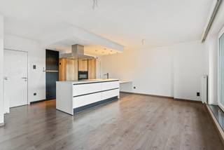 Gunstig gelegen appartement met ruim terras (35m2) en 2 slaapkamers vlak bij het centrum van Leopoldsburg. De locatie van het appartement is...