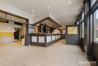 Op een uitstekende ligging in het centrum van Wevelgem, pal op de Grote Markt, bevindt zich dit ruime en veelzijdige horecapand met tal...