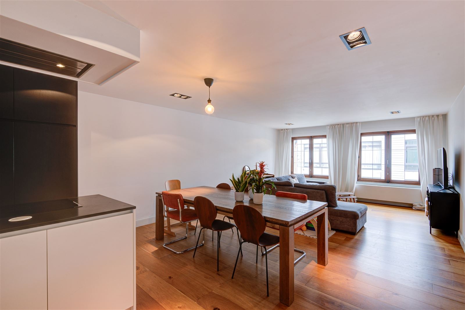 Gerenoveerd 2-slaapkamer appartement hartje centrum - foto 4