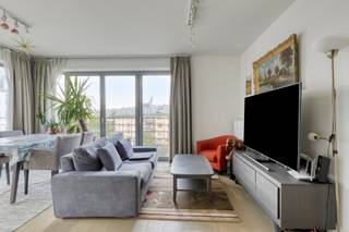 Dit modern en lichtrijk hoekappartement (2014) is gelegen in een gegeerde en residentiële buurt in Evere. Het appartement beschikt over een...