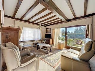 Deze gelijkvloerse villa is rustig gelegen op een boogscheut van de talrijke handelszaken van Oostduinkerke-dorp. De woning heeft een doordachte...