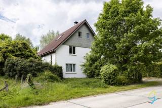 À VENDRE – CHARMANTE MAISON AVEC POTENTIEL DANS UN CADRE RURALVous recherchez une maison habitable immédiatement, tout en ayant la possibilité de la...