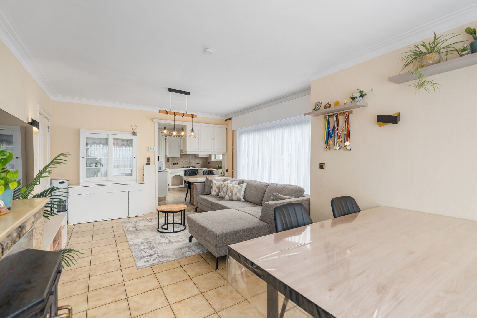 Alleenstaande woning met 3 slaapkamers en 2 garages te Koekelare - foto 4