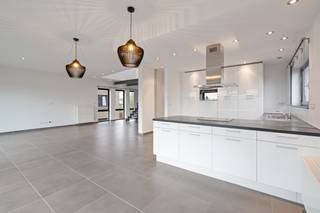 Te koop: ruim duplex appartement in Dendermonde, op een centrale ligging nabij openbaar vervoer en invalswegen.Dit instapklare appartement (bouwjaar...