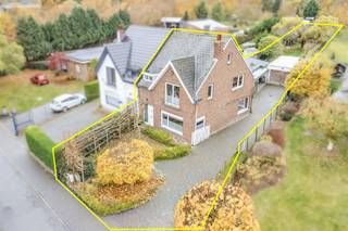 "ABSOLUTE TOPPER" - Afspraak BEZOEKDAG telefonisch via Jari Wante op 0470/21.14.82. Ontdek deze charmante woning op een gunstige ligging in Wetteren,...